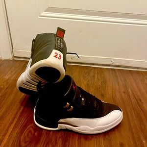 Jordan 12 retro “Playoffs” size 10.5 (box included)
